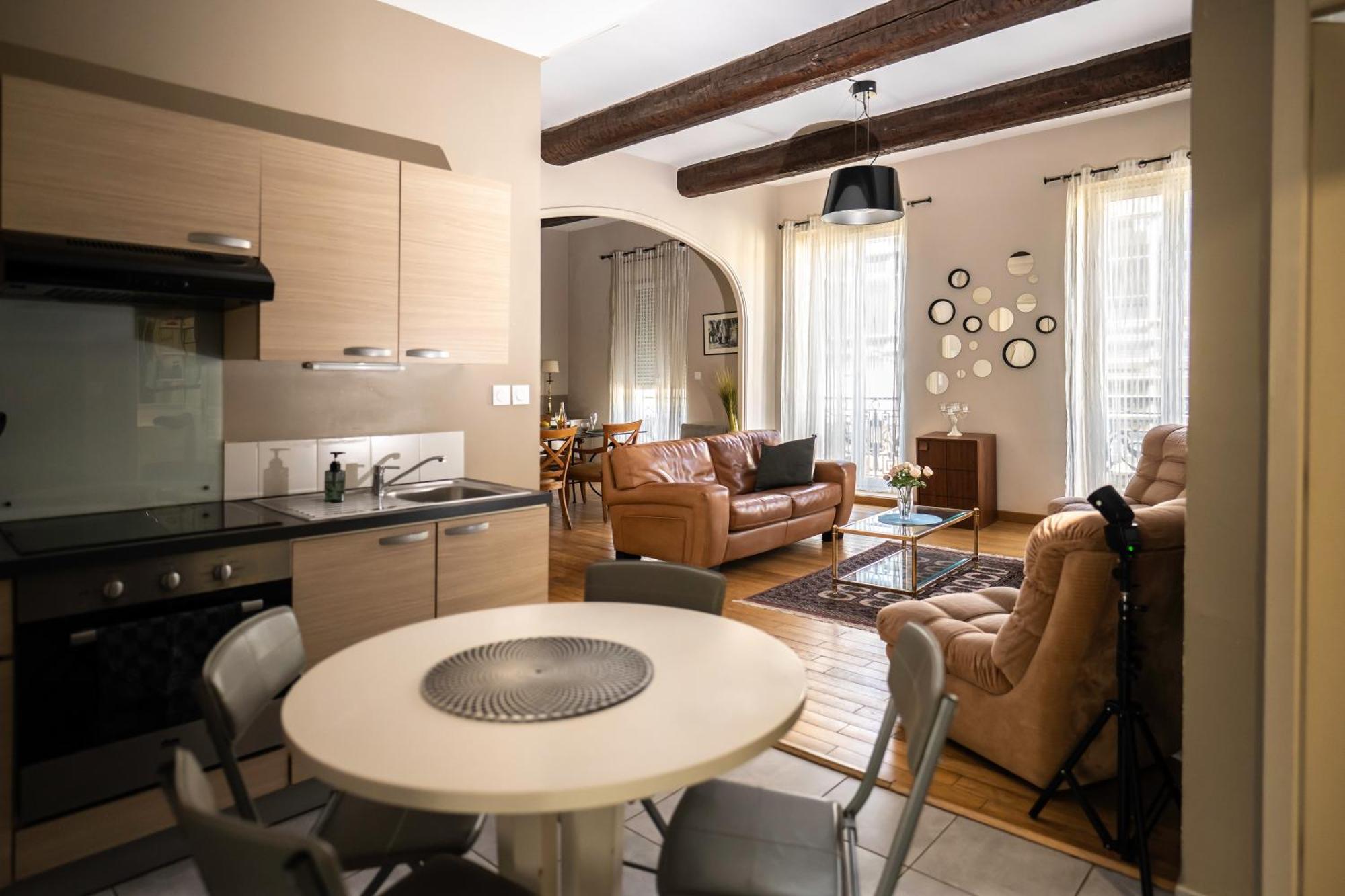 Air D'antan: Charming 3-star In Center Apartment *