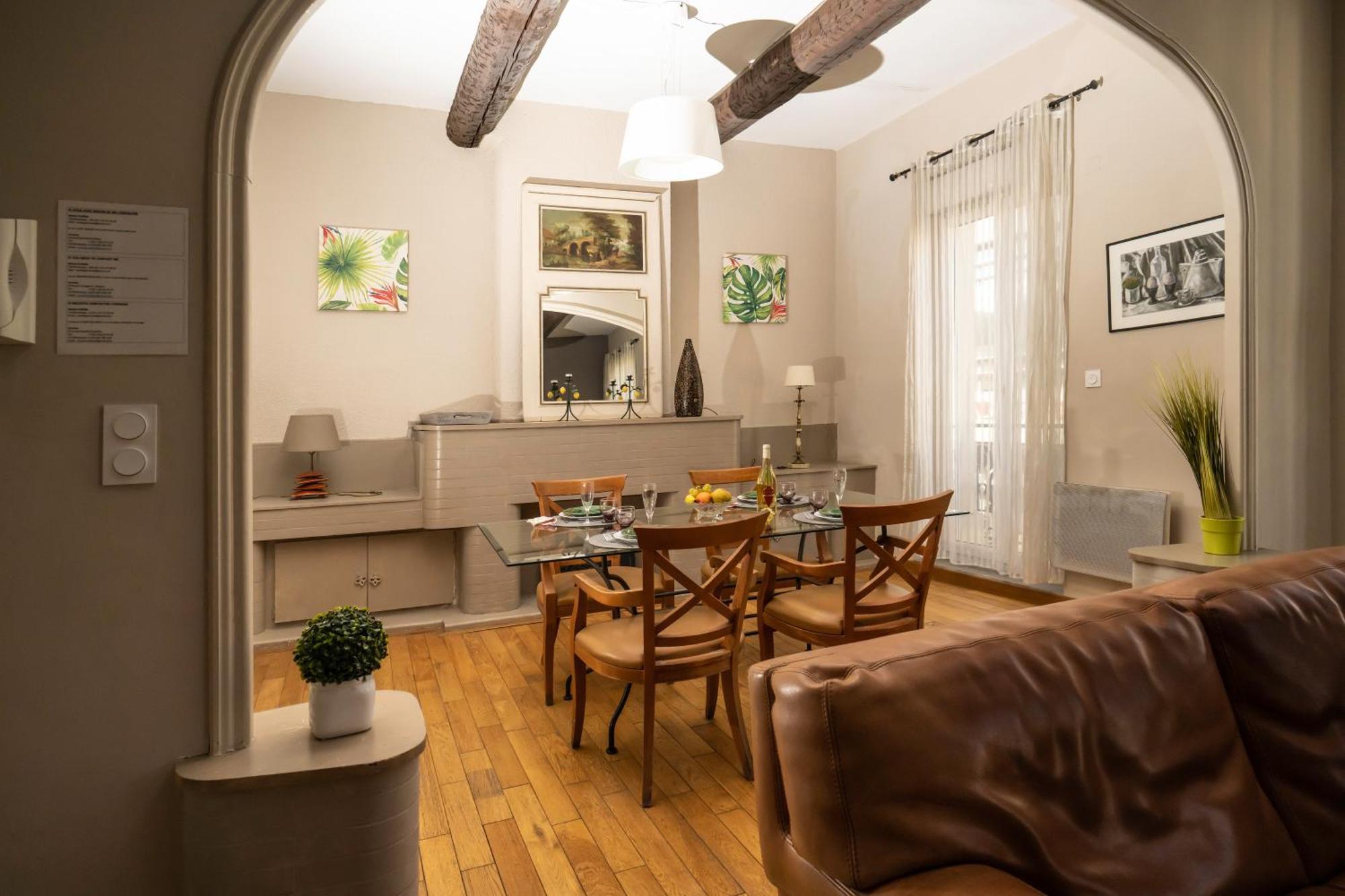 Apartment Air D'antan: Charming 3-star In Center Beziers