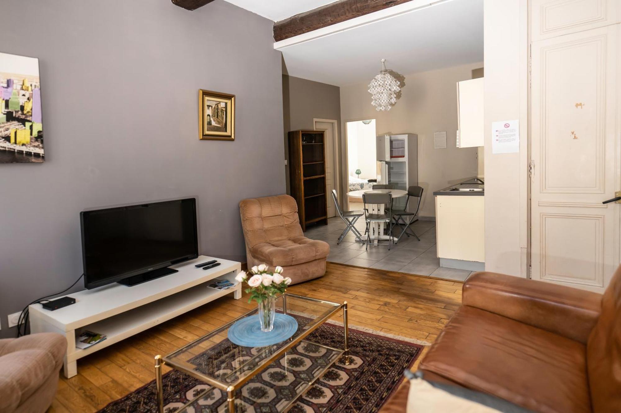 Apartment Air D'antan: Charming 3-star In Center *