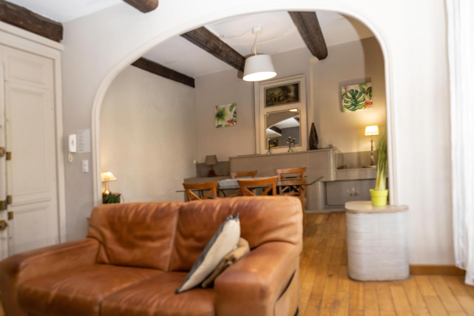 Apartment Air D'antan: Charming 3-star In Center